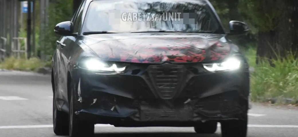 Alfa Romeo Tonale, cosa cambia col restyling: occhio al davanti