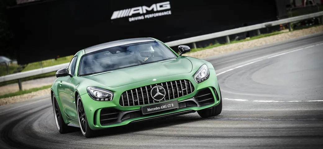 Mercedes AMG GT R: la presentazione ufficiale