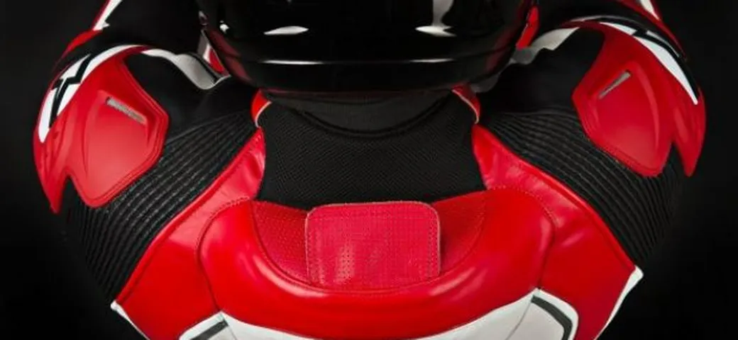 Alpinestars presenta Tech-Air Race, la tuta con sistema di aribag integrato