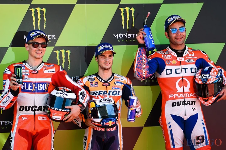 MotoGP Catalunya 2017: pole di Pedrosa su Lorenzo e Petrucci, Rossi 13° [FOTO]