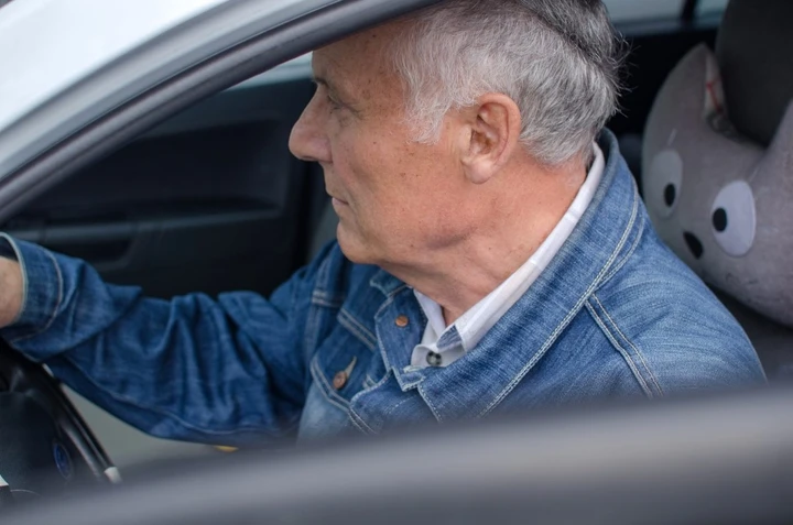 Patente di guida, come funziona il rinnovo per gli over 70