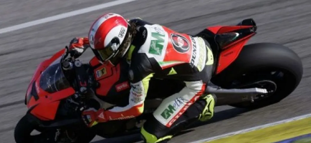 Simoncelli prova la RSV4, importanti progressi per Nakano