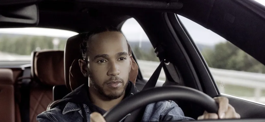Mercedes-Benz Classe S: spot con Lewis Hamilton e Alicia Keys
