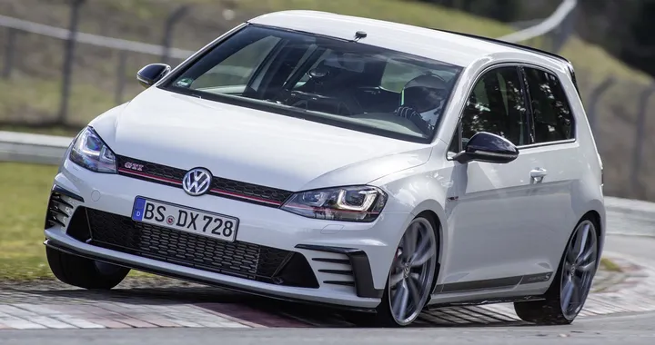 Volkswagen Golf GTI Clubsport S: nuovo record al Nurburgring