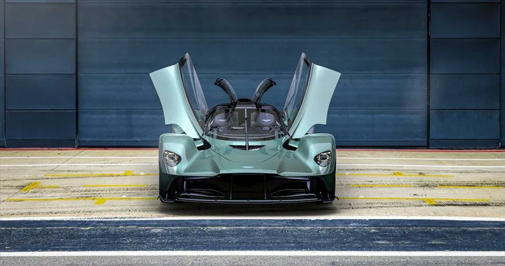 Aston Martin Valkyrie Spider: oltre 1.000 CV di potenza