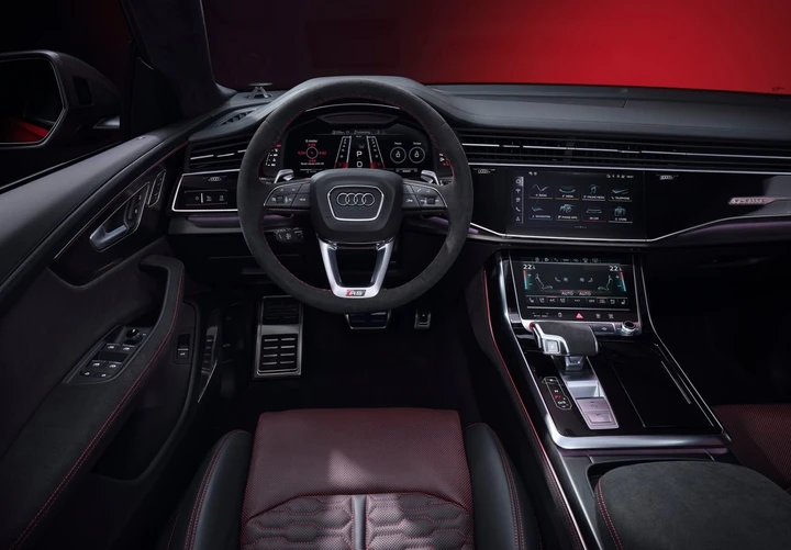 Audi RS Q8 interni