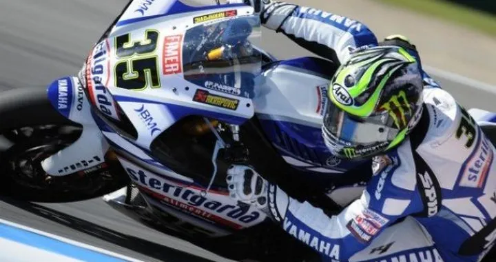 Silverstone: Crutchlow (Yamaha), "re" delle Superpole!  Poi Rea, Fabrizio, Smrz. Biaggi e Haslam ai ferri corti.