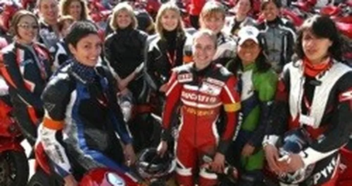 Ducati sponsor delle motocicliste esordienti