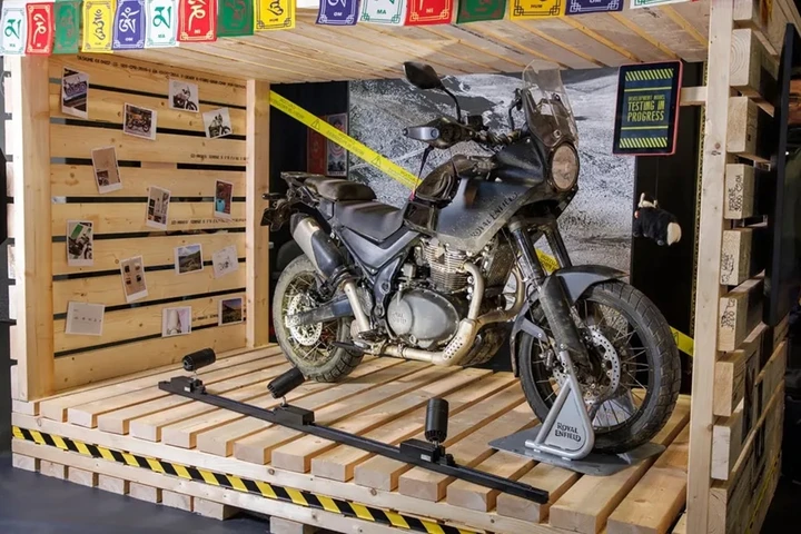 Perché Royal Enfield rimanda la Himalayan 750 al 2026