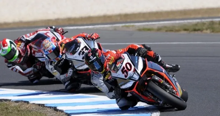 Guintoli: "Contento del weekend"; Melandri: "Buttato via punti importanti"