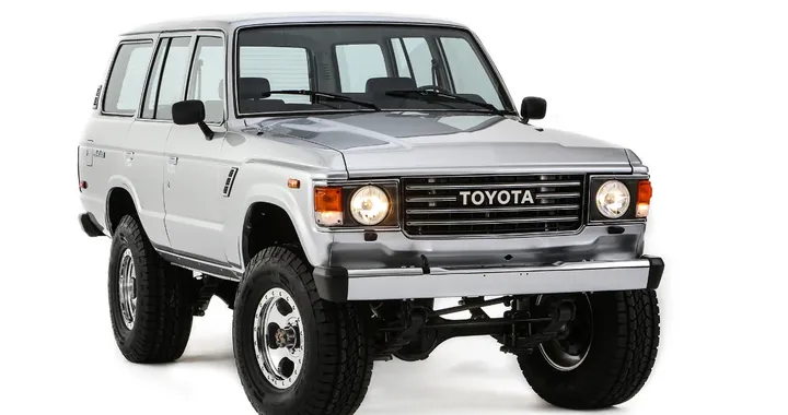 Rinascita del Toyota FJ60, il restomod porta un motore V6 biturbo