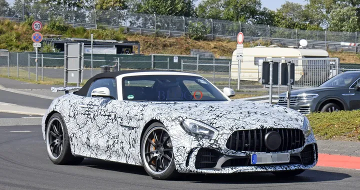 Mercedes-AMG GT R Roadster: foto spia al Nurburgring