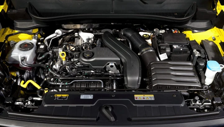 Volkswagen, stop al 3 cilindri 1.0 turbo dopo 14 anni: si passa ai 4 cilindri ibridi
