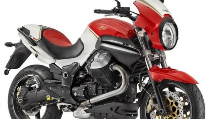 Listino prezzi Guzzi 2011: 1200 Sport 4V Corsa a 12.620 euro