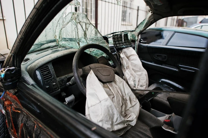 Airbag difettosi e revisione auto: scatta la stretta, cosa cambia per milioni di automobilisti