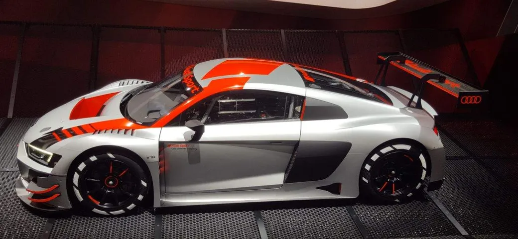 Audi R8 LMS GT3 presentata al Salone di Parigi