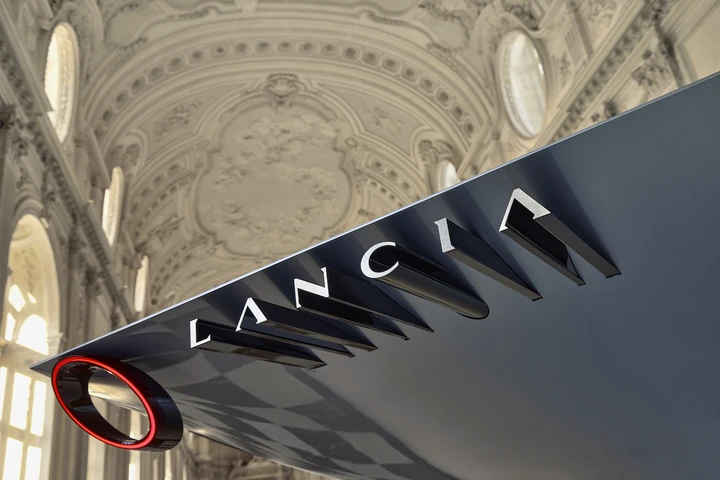 Lancia: il nuovo logo e la strategia per rinascere