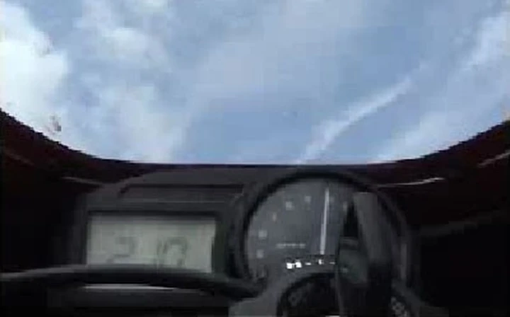 Fino a 212 Km/h su una ruota sola, poi accelera...