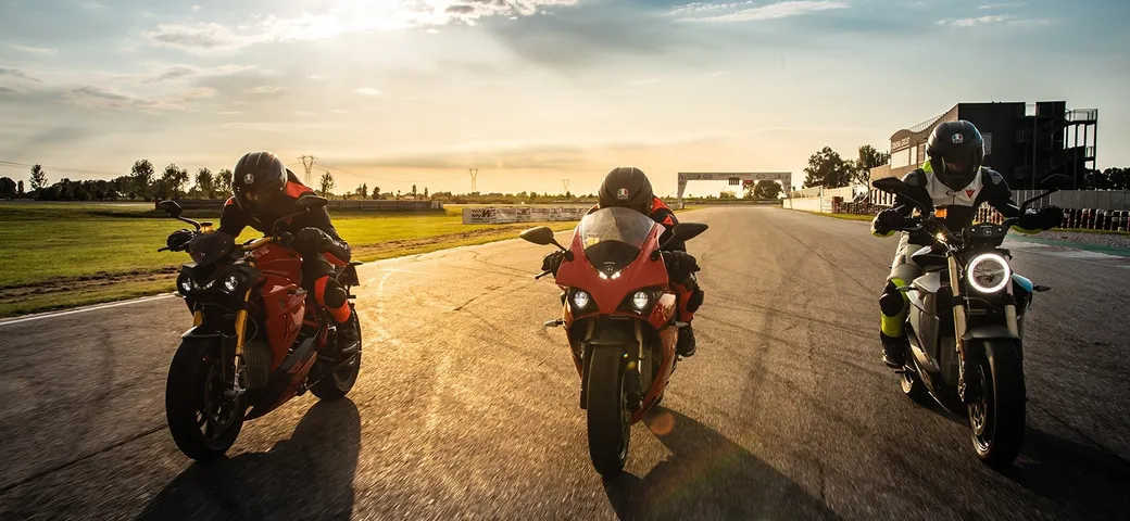 Energica, versioni RS su tutti i modelli 2021 e Kit Corsa Clienti