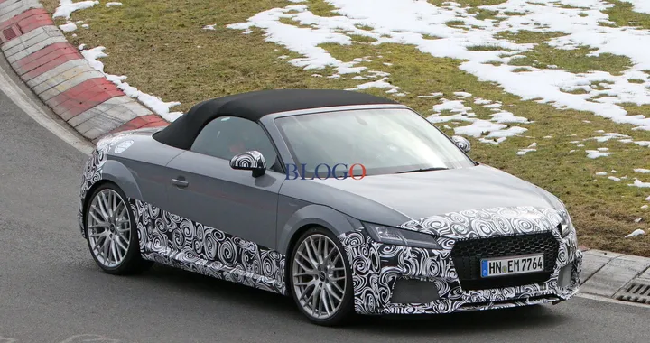 Foto spia Audi TT-RS Roadster