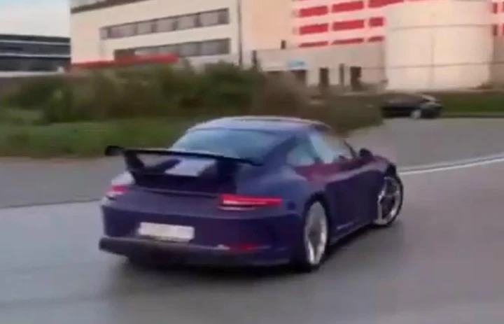 Porsche 911 GT3: video del drifting urbano