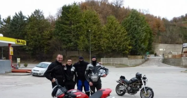 Foto del giorno: Ducati Monster Club nelle marche