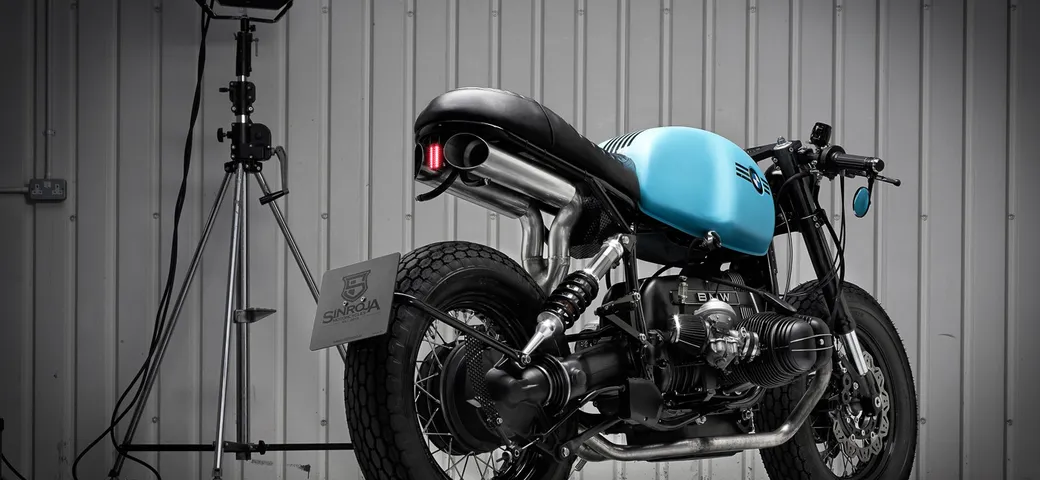 Sinroja R3, la cafè racer venuta dall'India