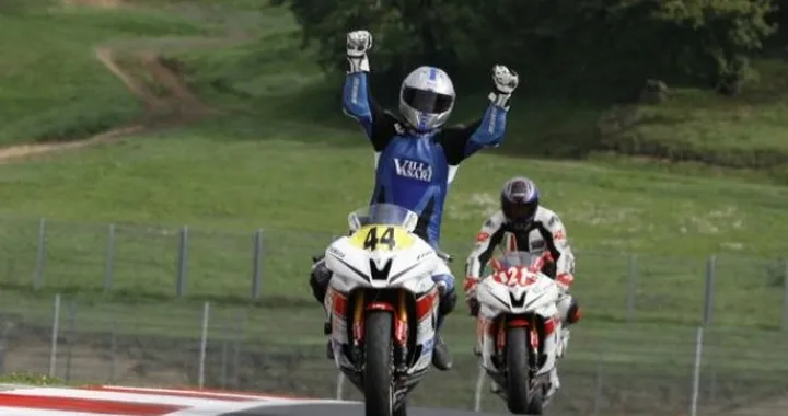 Yamaha: Leonardo Biliotti conquista la R6 Cup 2012