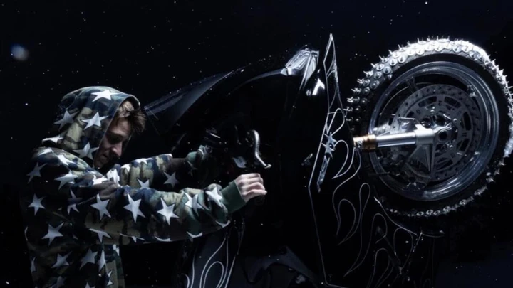 Yamaha R9 sul ghiaccio: quando la moto diventa arte