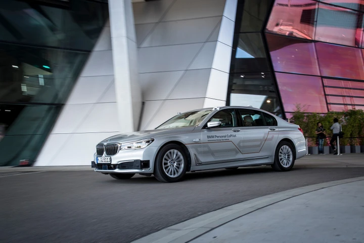 Guida autonoma: BMW Serie 7, prototipo per il livello 4
