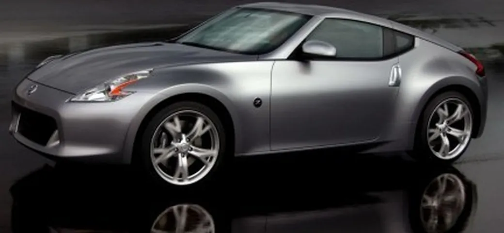Nissan 370Z: ecco le foto ufficiali