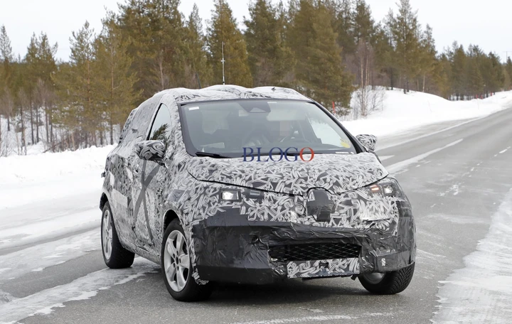 Auto elettriche: Renault Zoe, foto spia su strada della seconda generazione