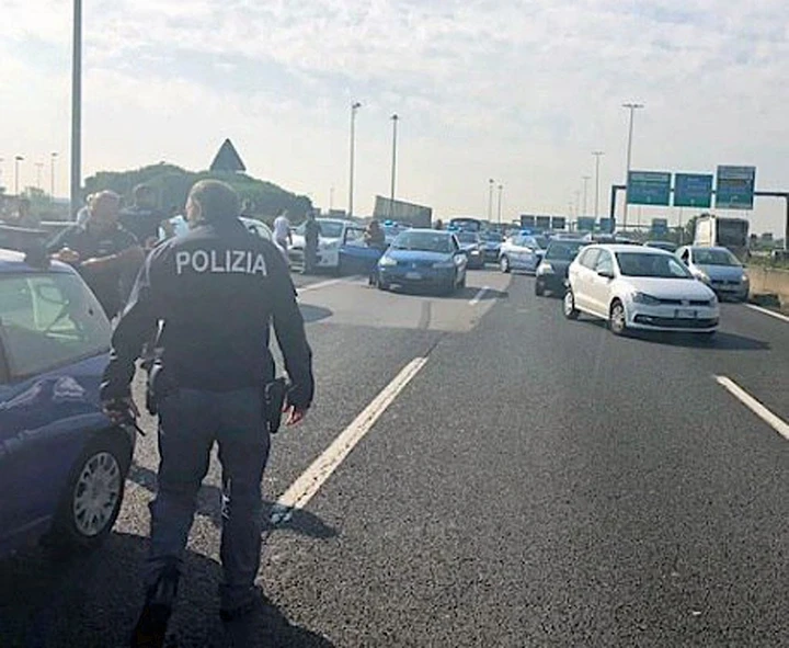 Inseguimento Raccordo Roma: ladri in fuga provocano il panico
