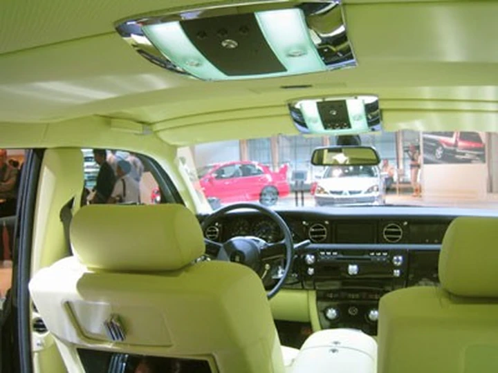 Interni Rolls Royce giallo fosforescente