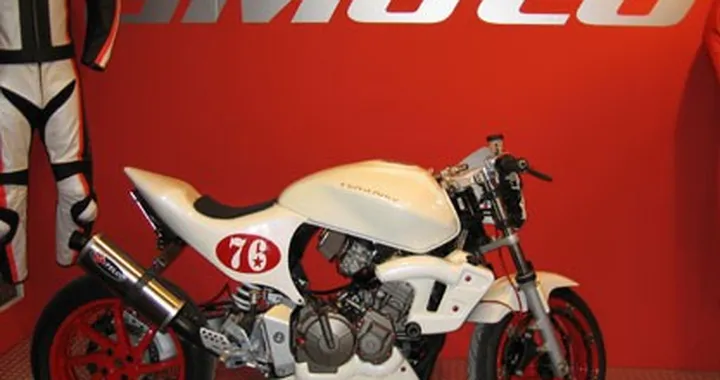 Salone Milano - Vulva Juice