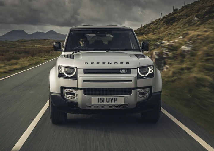 Land Rover Super Defender: modello 'alter ego' della Range Rover?