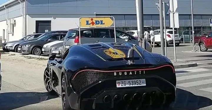 Fa la spesa al discount con una hypercar da 14 milioni