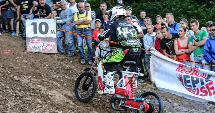 Red Bull Epic Rise 2015: a Clusone la sfida tra motorini elaborati