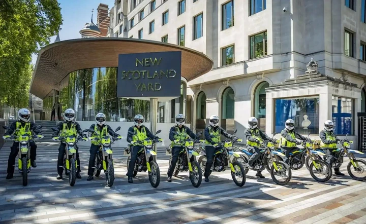 La polizia di Londra sfida i ladri con 25 e-bike Sur-Ron