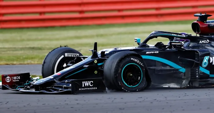 F1 2020, a Silverstone vince Hamilton su tre ruote. Leclerc sul podio