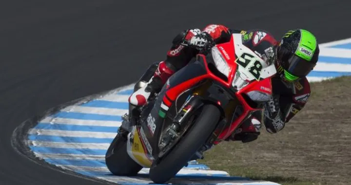 WSBK Phillip Island, gara due: bis Aprilia, stavolta "solo" doppietta con Laverty davanti a Guintoli. Melandri sul podio