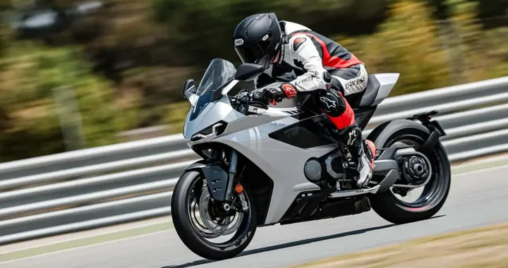 TVS cresce ancora: record di vendite e strategia globale per le moto