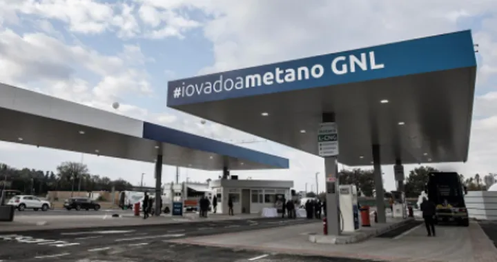 Auto a metano: online il portale Snam dedicato al rifornimento fai da te