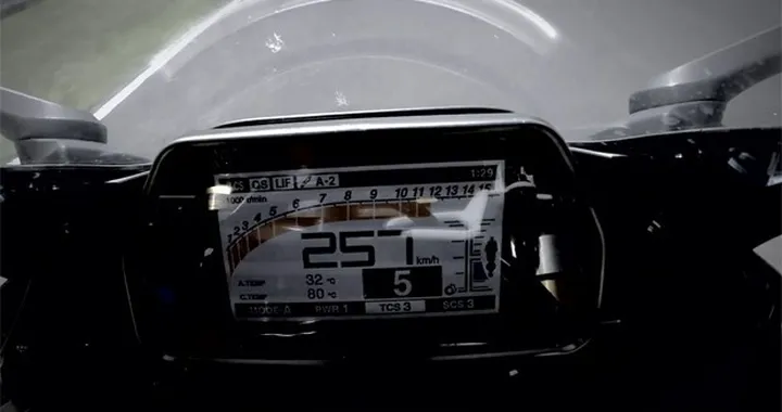 Yamaha YZF-R1 MY 2015: video anteprima