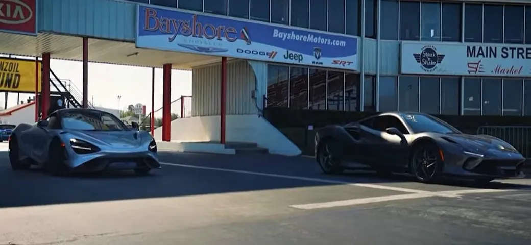 Ferrari F8 Tributo vs McLaren 765LT nella drag race [Video]