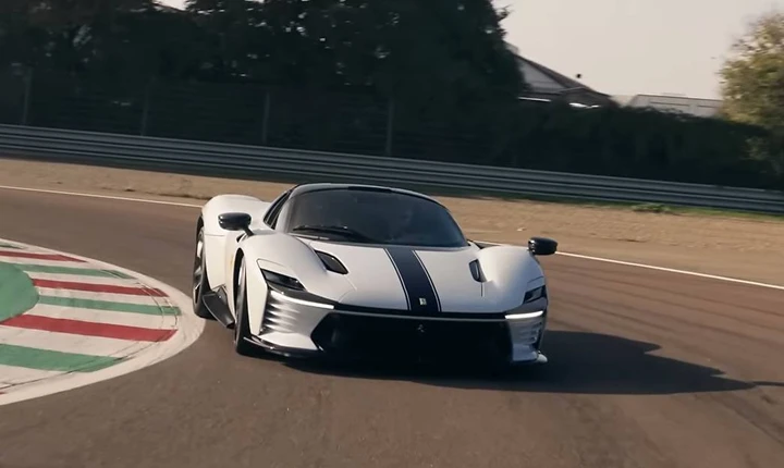 Piero Ferrari spiega la sua Ferrari Daytona SP3 | Video