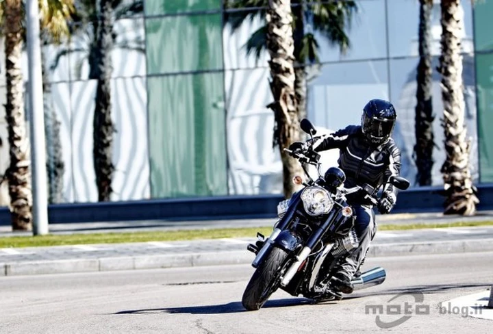 Moto Guzzi California 1400 Custom: il test di Motoblog
