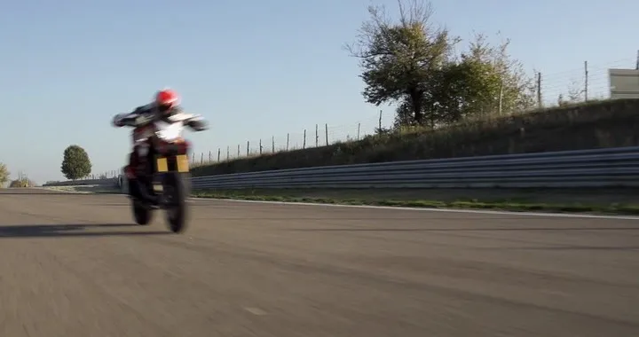 Ducati Hypermotard 939