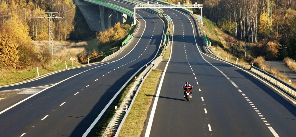 Scooter 125 in autostrada e tangenziale: primo si dalla Camera