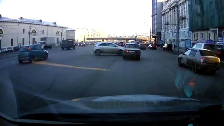 Parcheggio perfetto! L'Epic Win è della ragazza russa